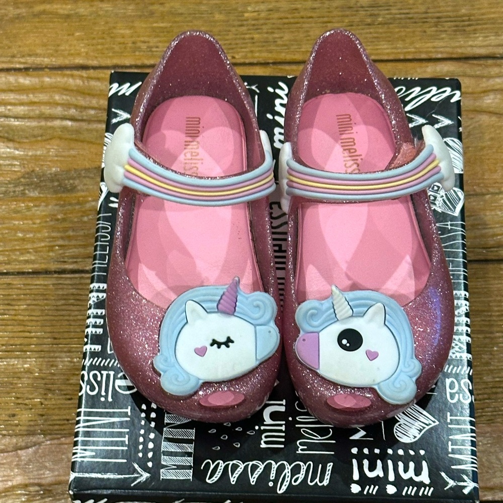 Mini Melissa unicorn flat